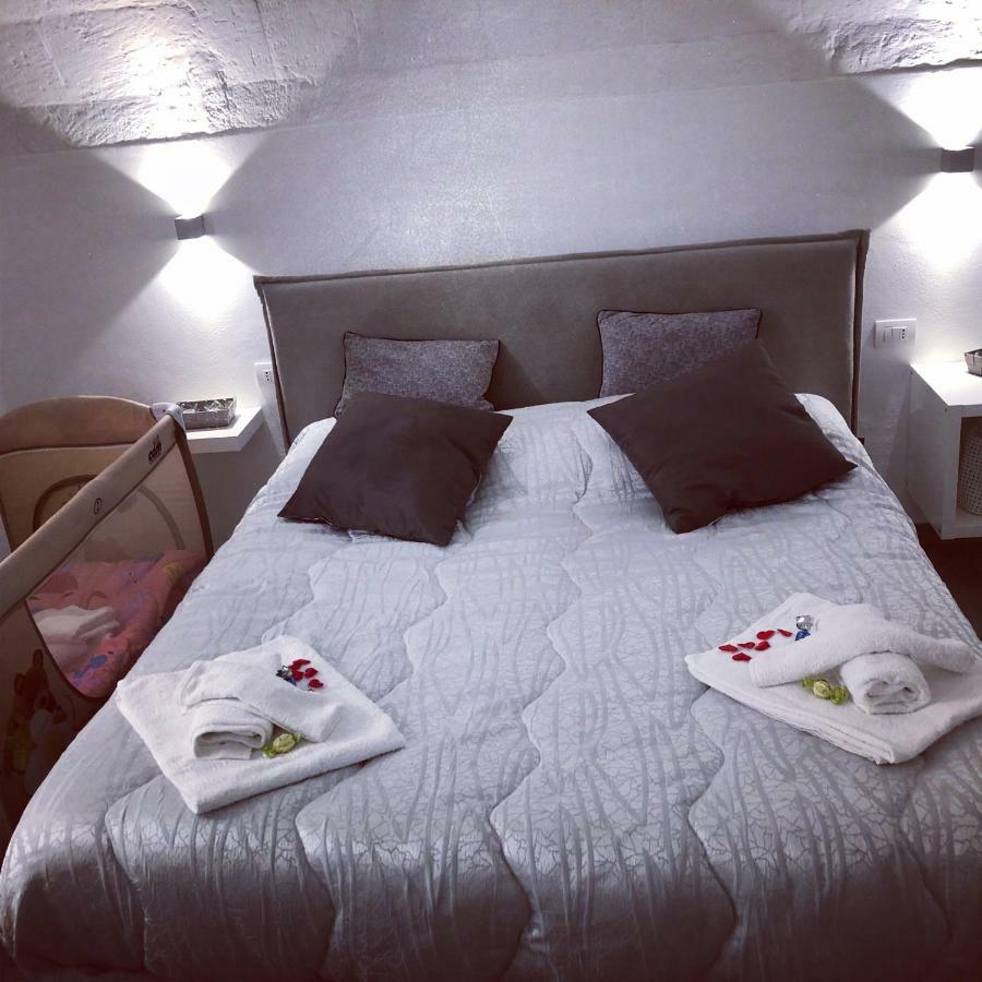 Casa Vacanze Antiche Mura E Poi 모노폴리 외부 사진